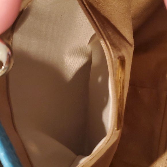 Tiziana Collections Italian turquoise patent leather handbag - Picture 13 of 14